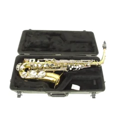 Conn - 24M Alto Saxophone - Key of Eb with Case