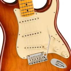 Fender - American Professional II Stratocaster® - Maple Fingerboard - Sienna Sunburst