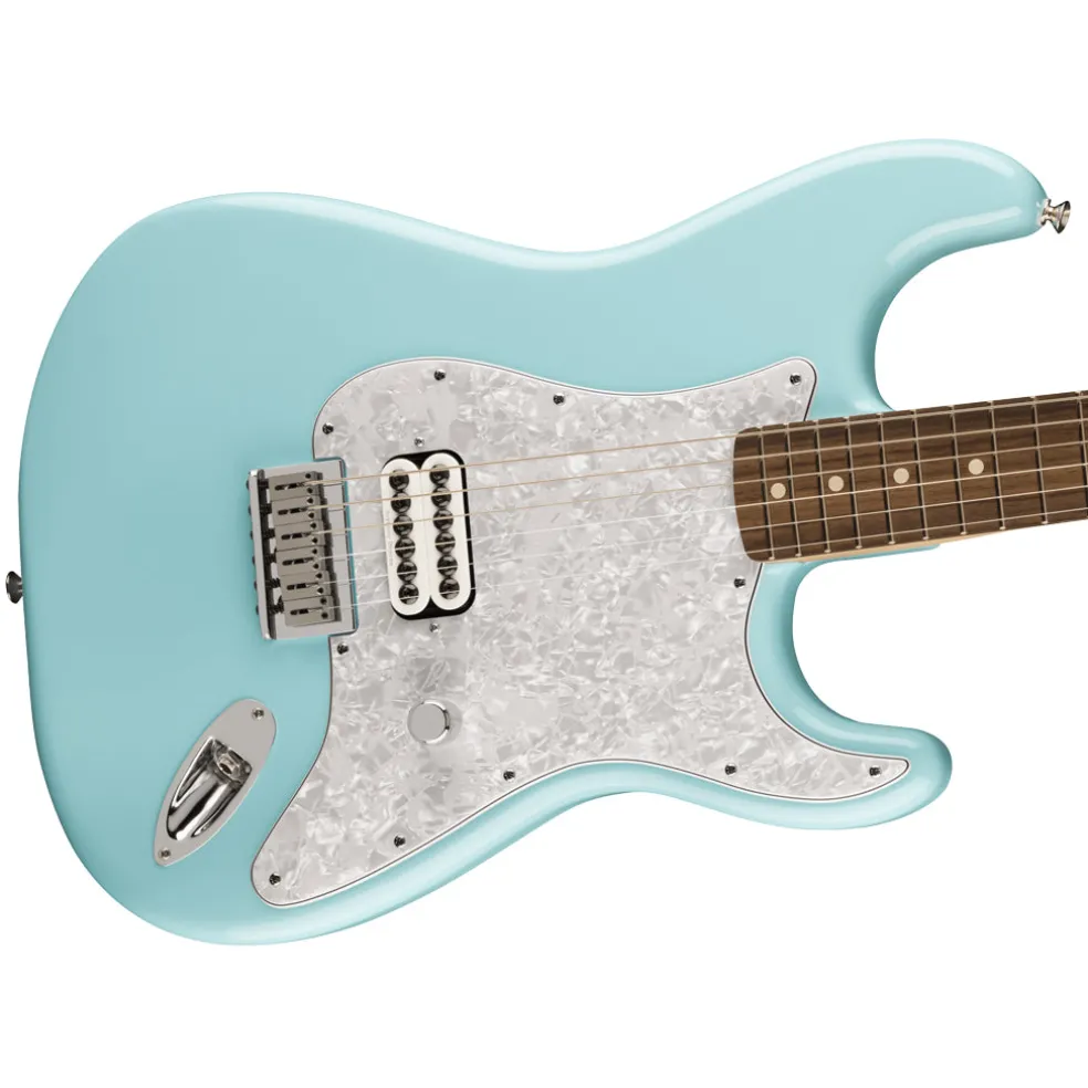 Fender Limited Edition Tom Delonge Stratocaster®, Rosewood Fingerboard, Daphne Blue