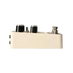 Universal Audio UAFX Astra Modulation Machine Effects Pedal